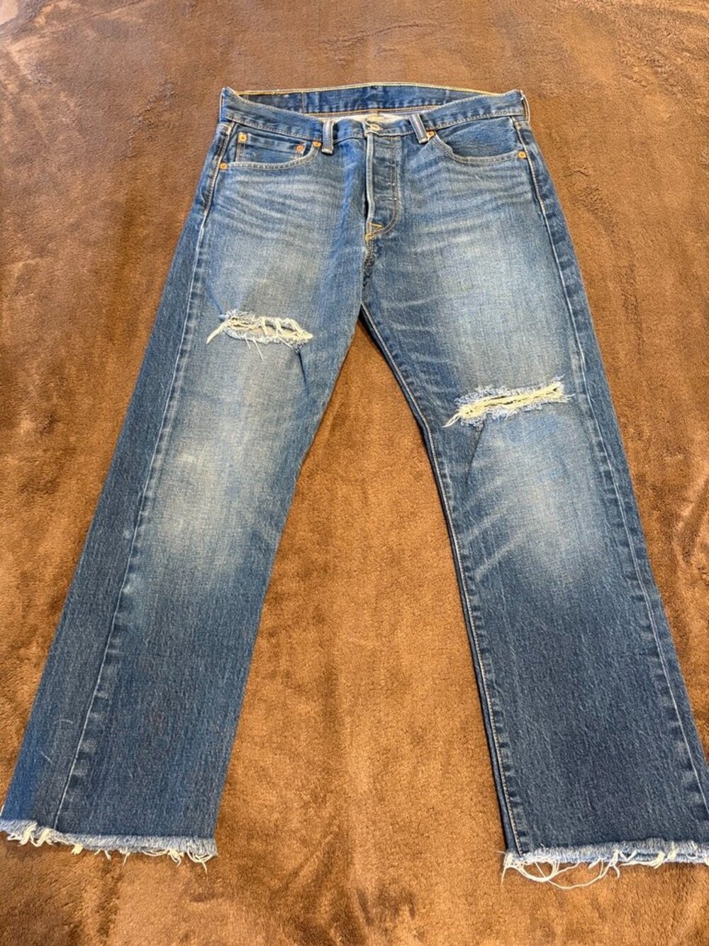 LEVI’S 501 Button Fly Distressed Cut Off Cropped Jeans Medium Wash W32
